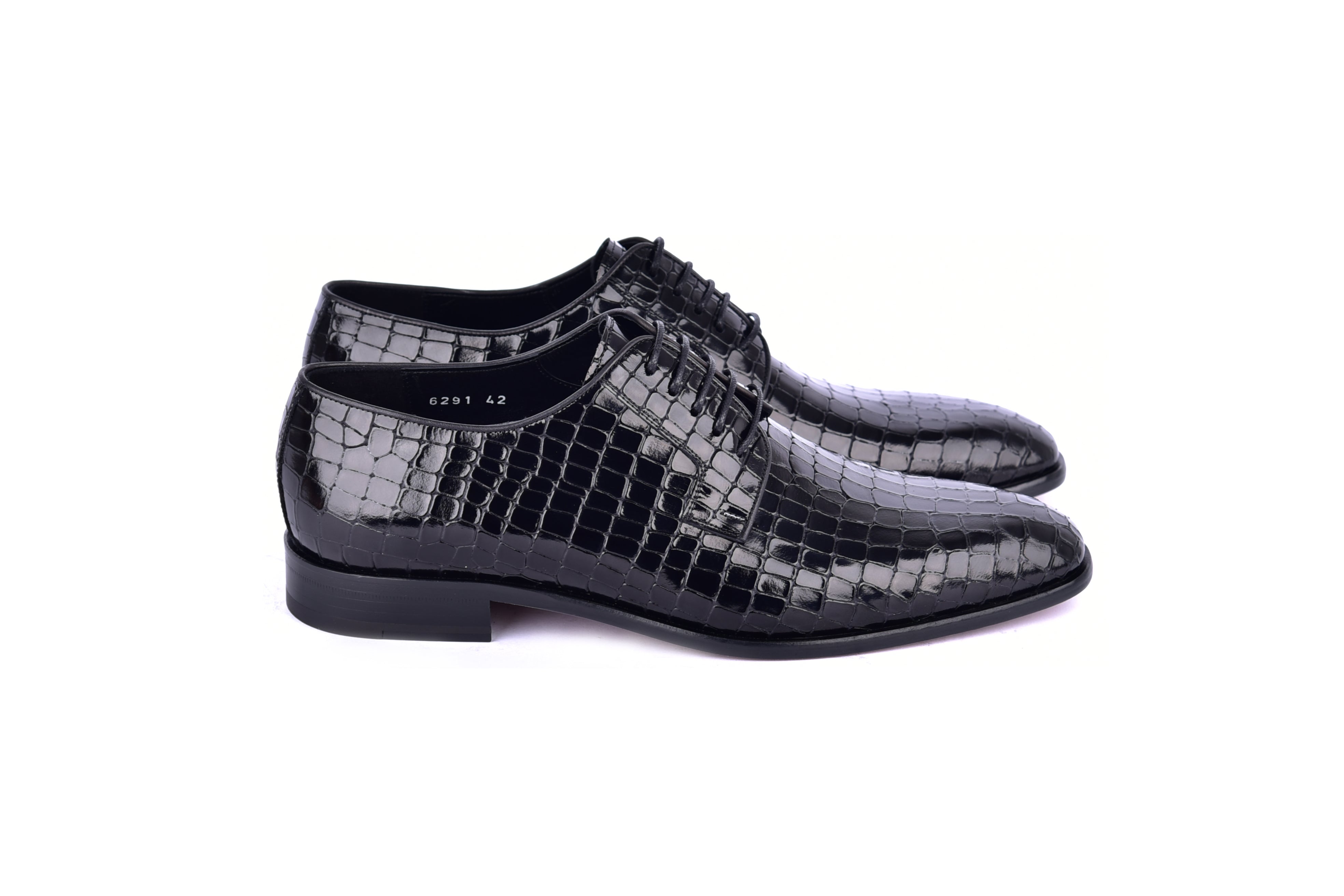 C01505-6291C Croco lace up- Black