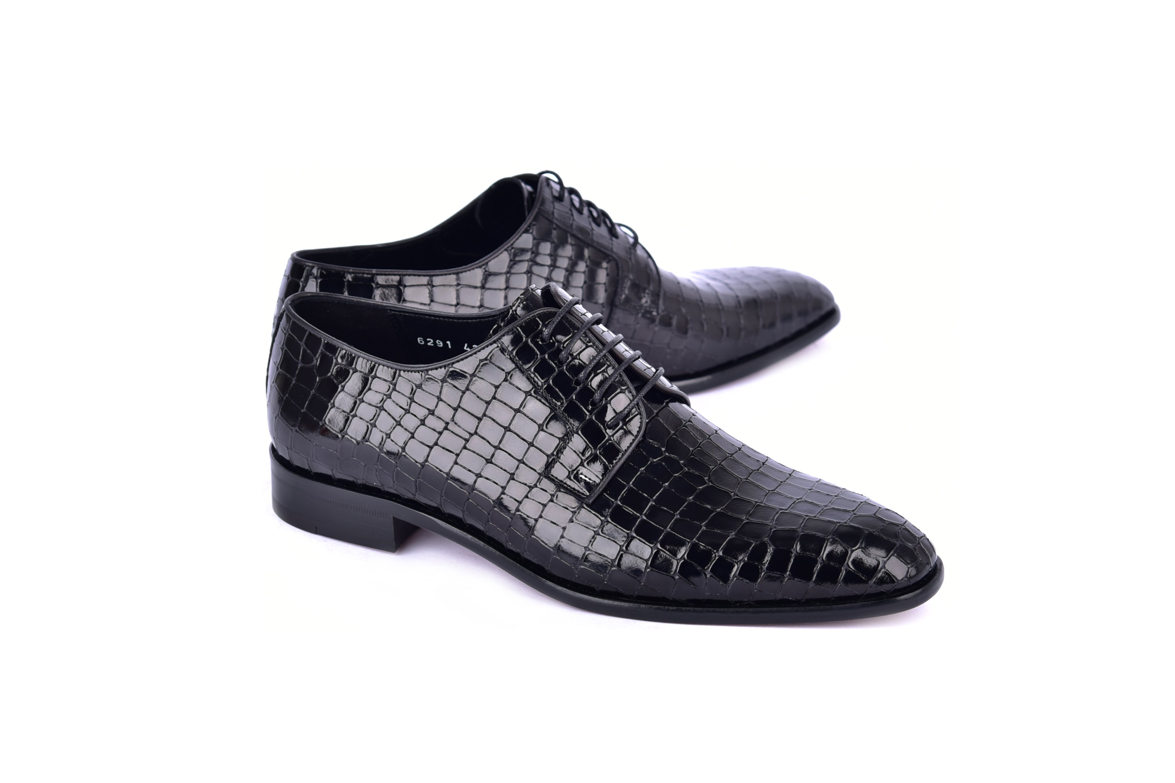 C01505-6291C Croco lace up- Black
