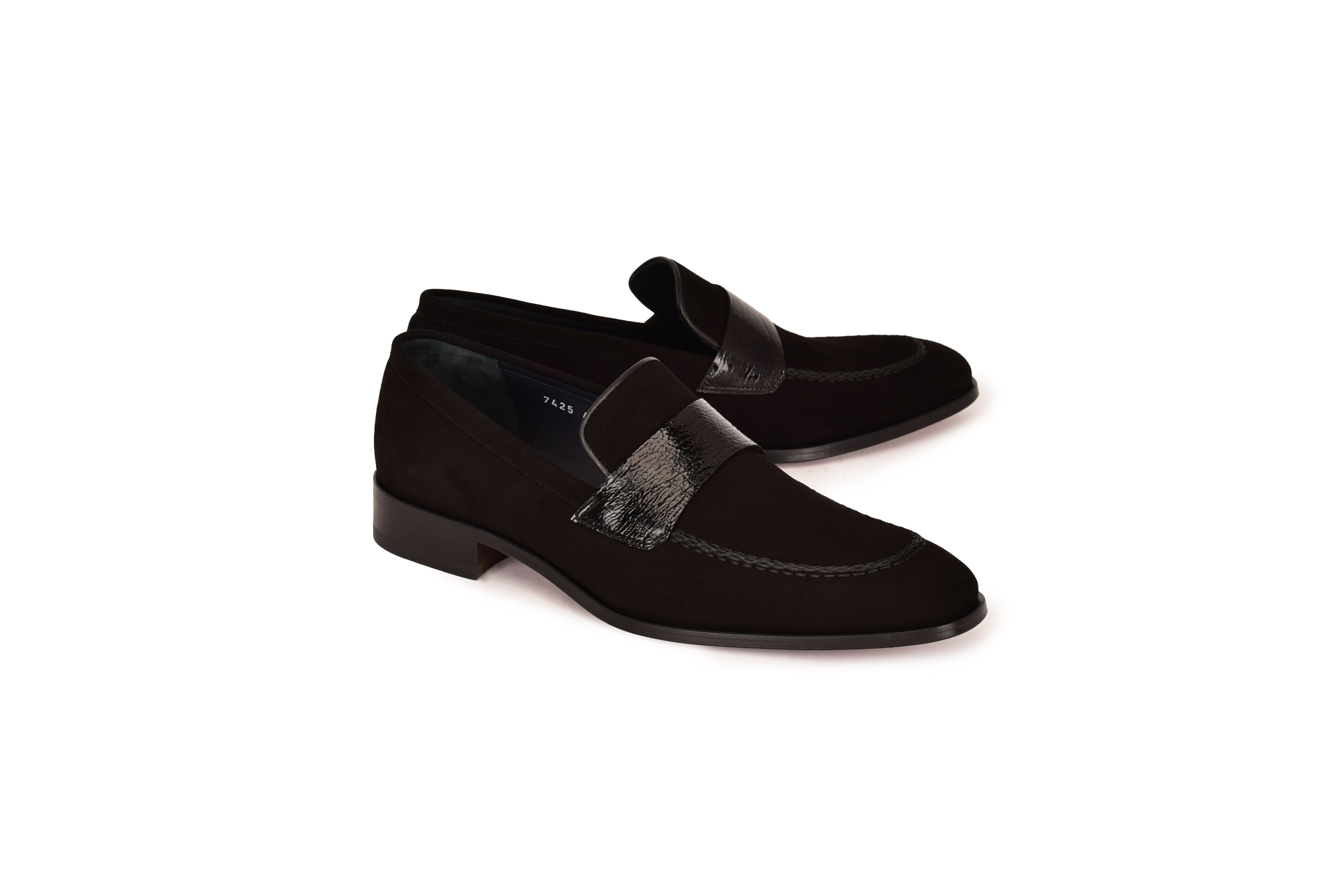 C000211- 7425S Loafer-Black