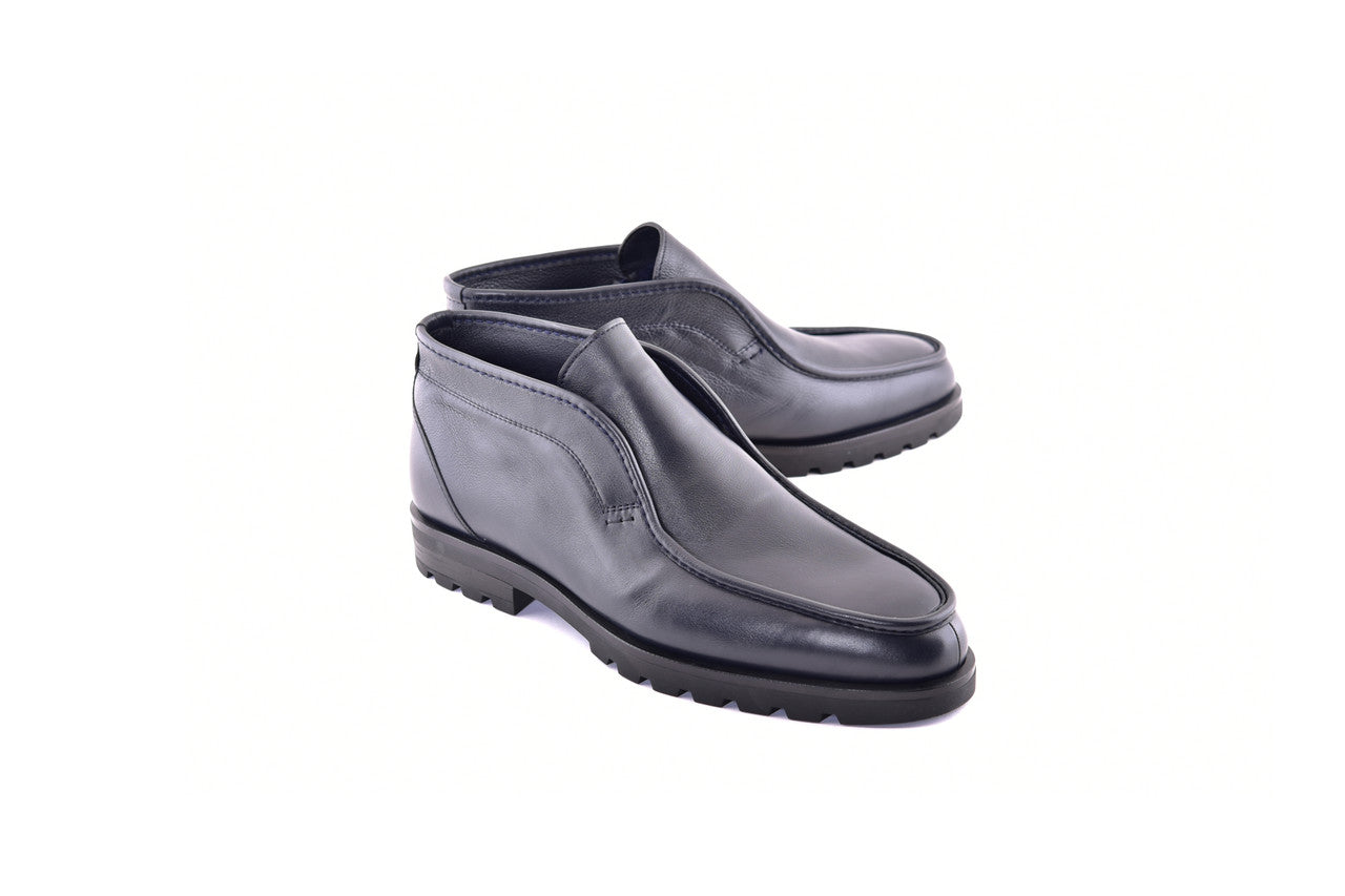 C187- 7520 Shearling lined Chukka boot - Navy