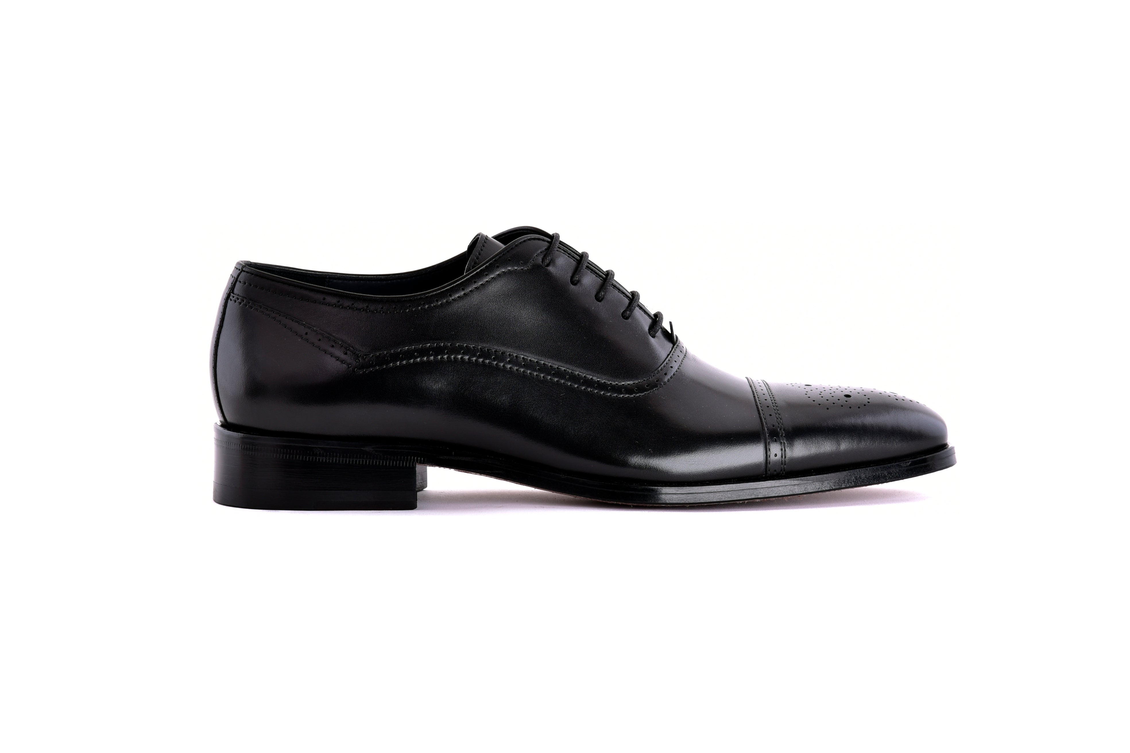 C0001104-7960 Perforated Cap toe- Black