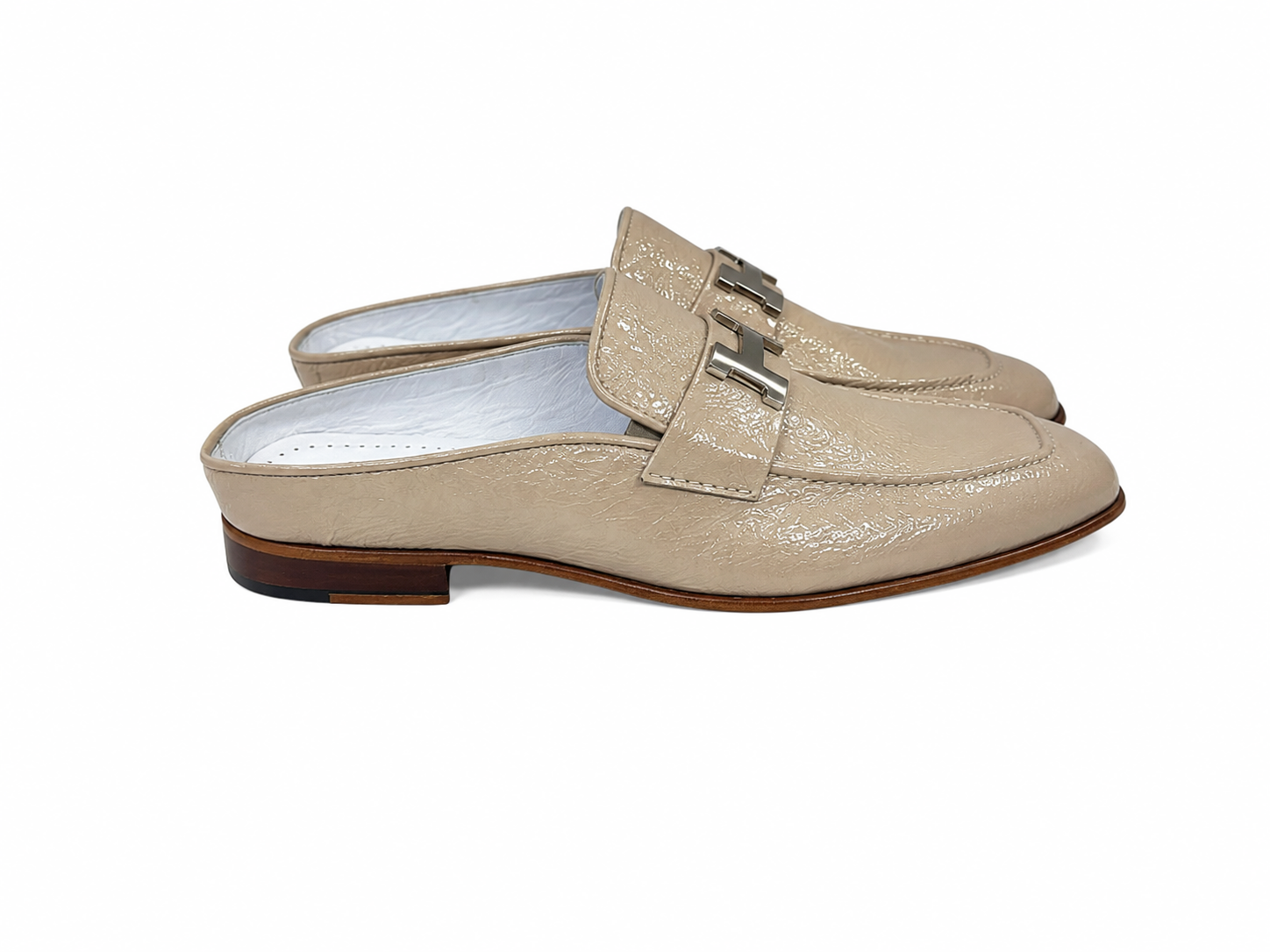 C01994-3890V H buckle Vita Calf Skin Mules- Beige