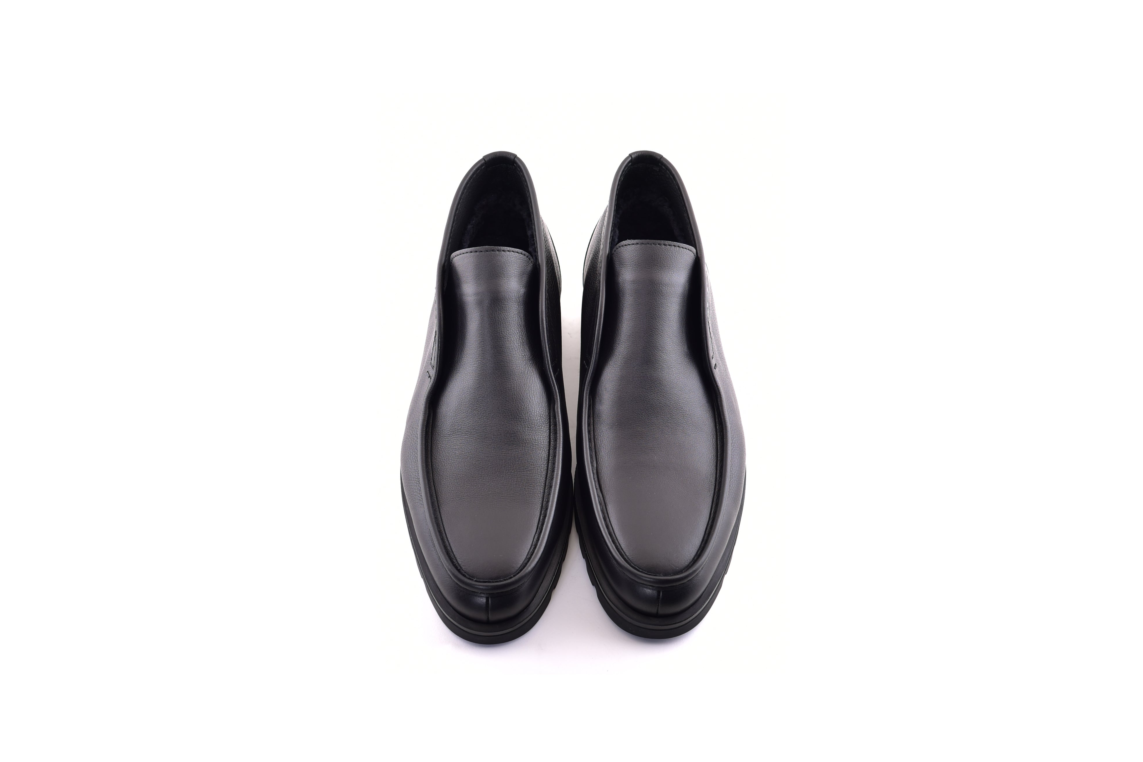 C185-7520 Shearling Lined Chukka Boot-Black