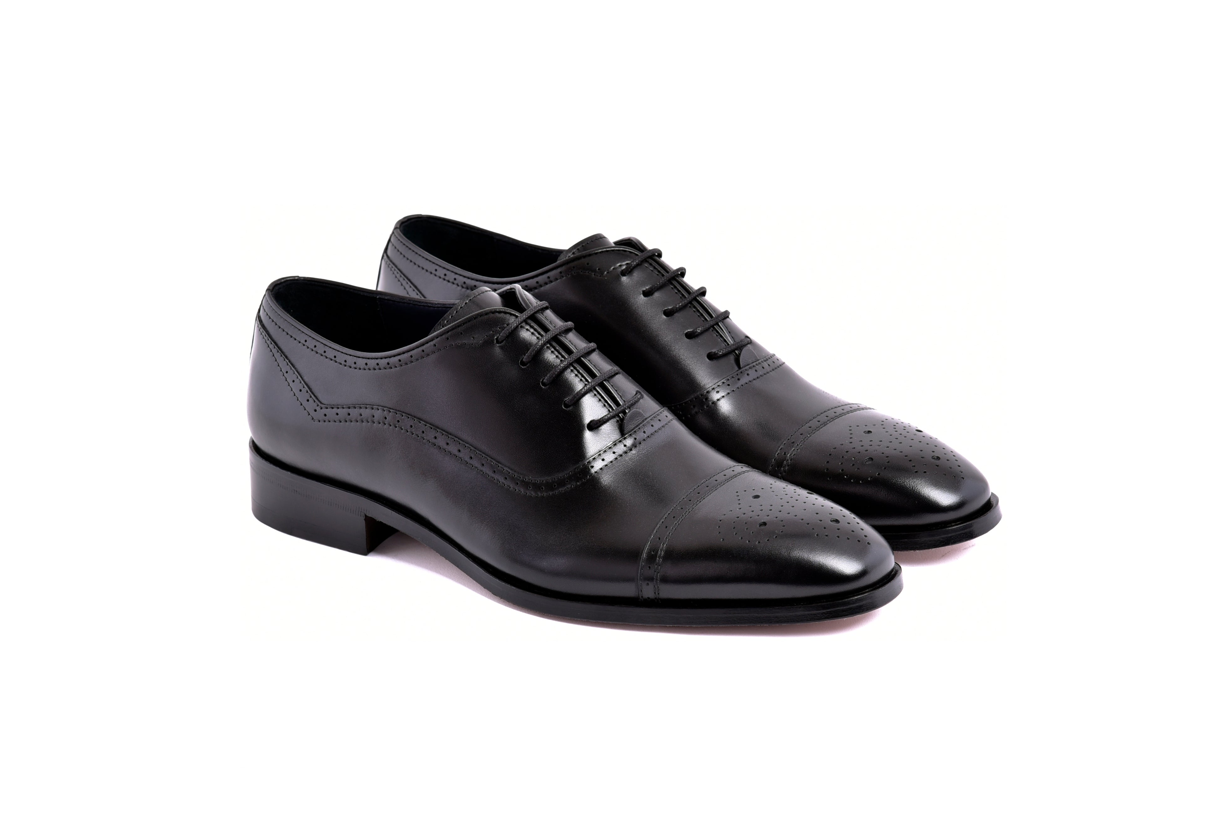 C0001104-7960 Perforated Cap toe- Black
