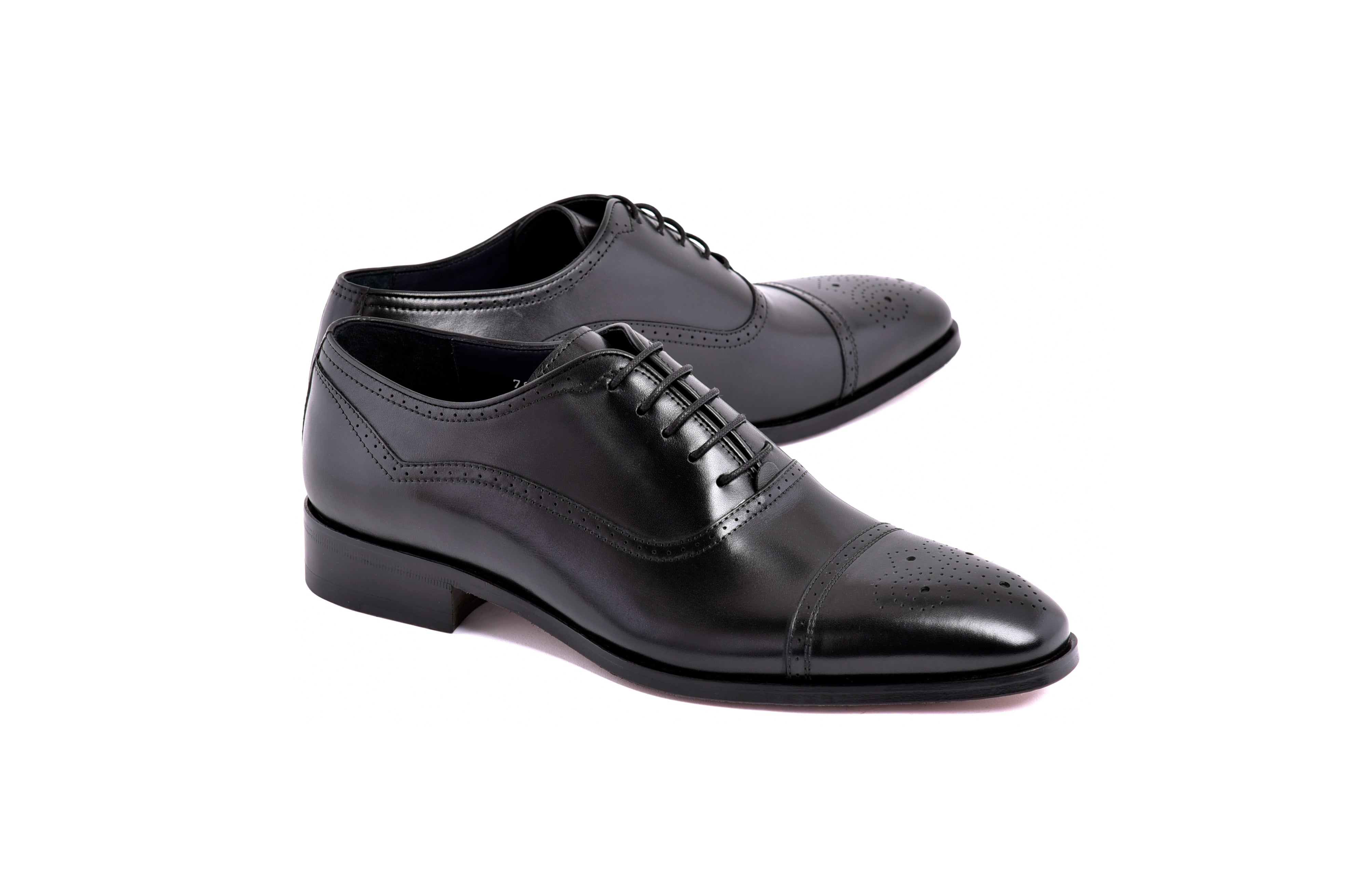 C0001104-7960 Perforated Cap toe- Black